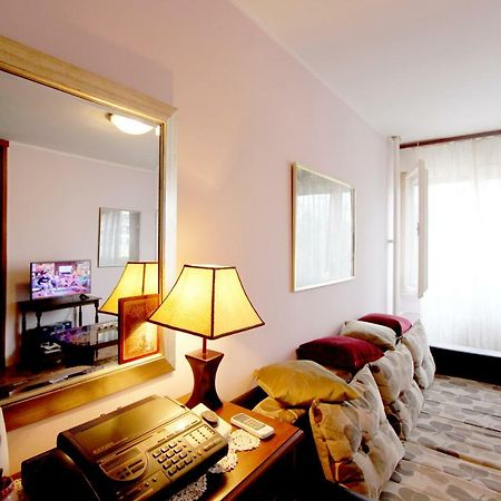 Bohemian Rhapsody Nbg Apartment เบลเกรด ภายนอก รูปภาพ
