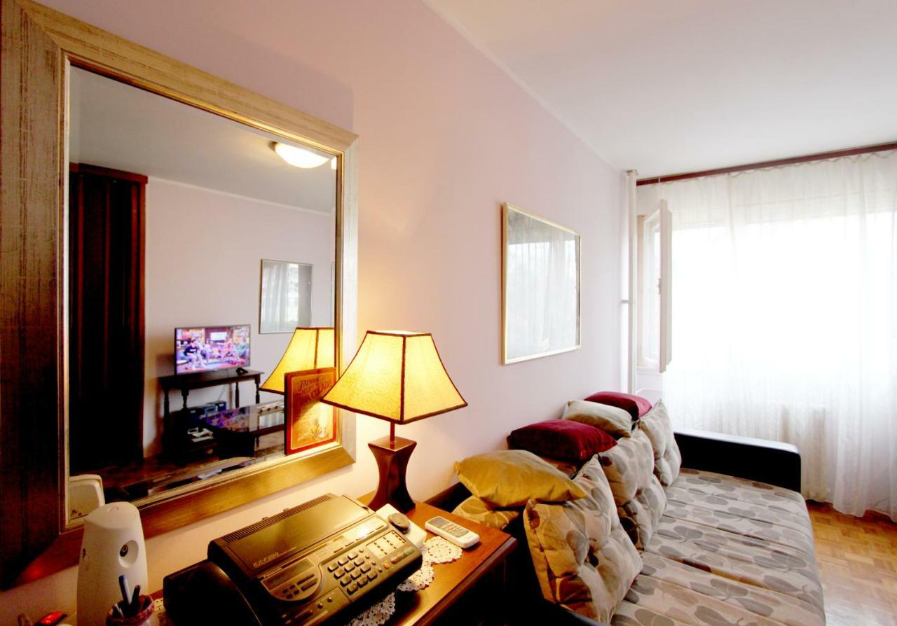 Bohemian Rhapsody Nbg Apartment เบลเกรด ภายนอก รูปภาพ