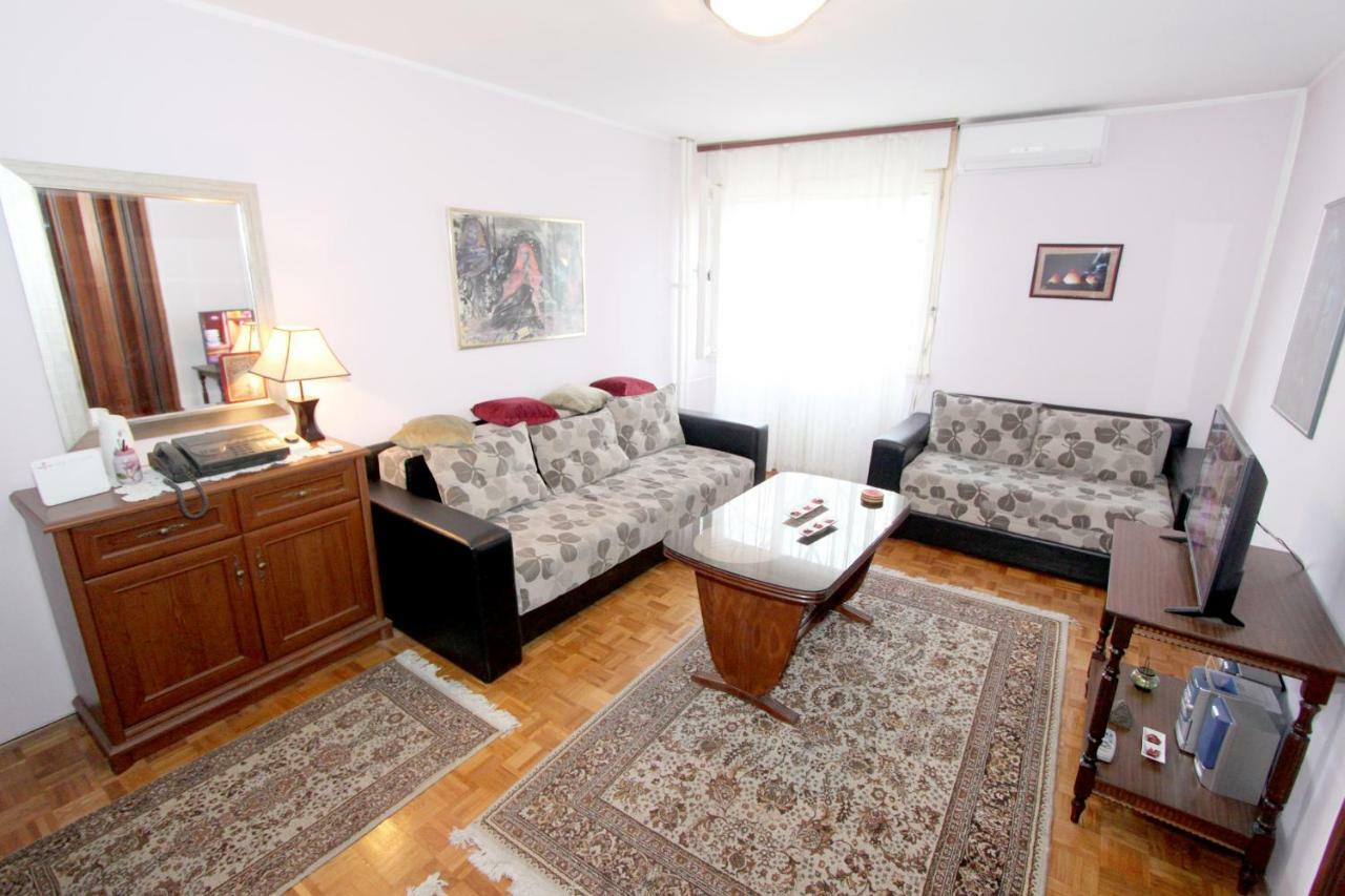 Bohemian Rhapsody Nbg Apartment เบลเกรด ภายนอก รูปภาพ