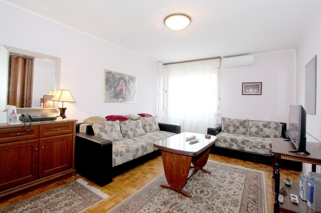 Bohemian Rhapsody Nbg Apartment เบลเกรด ภายนอก รูปภาพ