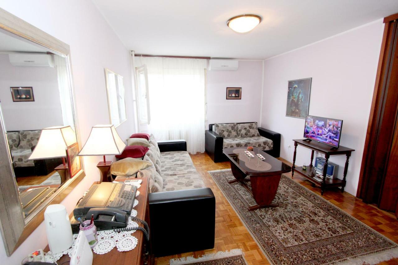 Bohemian Rhapsody Nbg Apartment เบลเกรด ภายนอก รูปภาพ