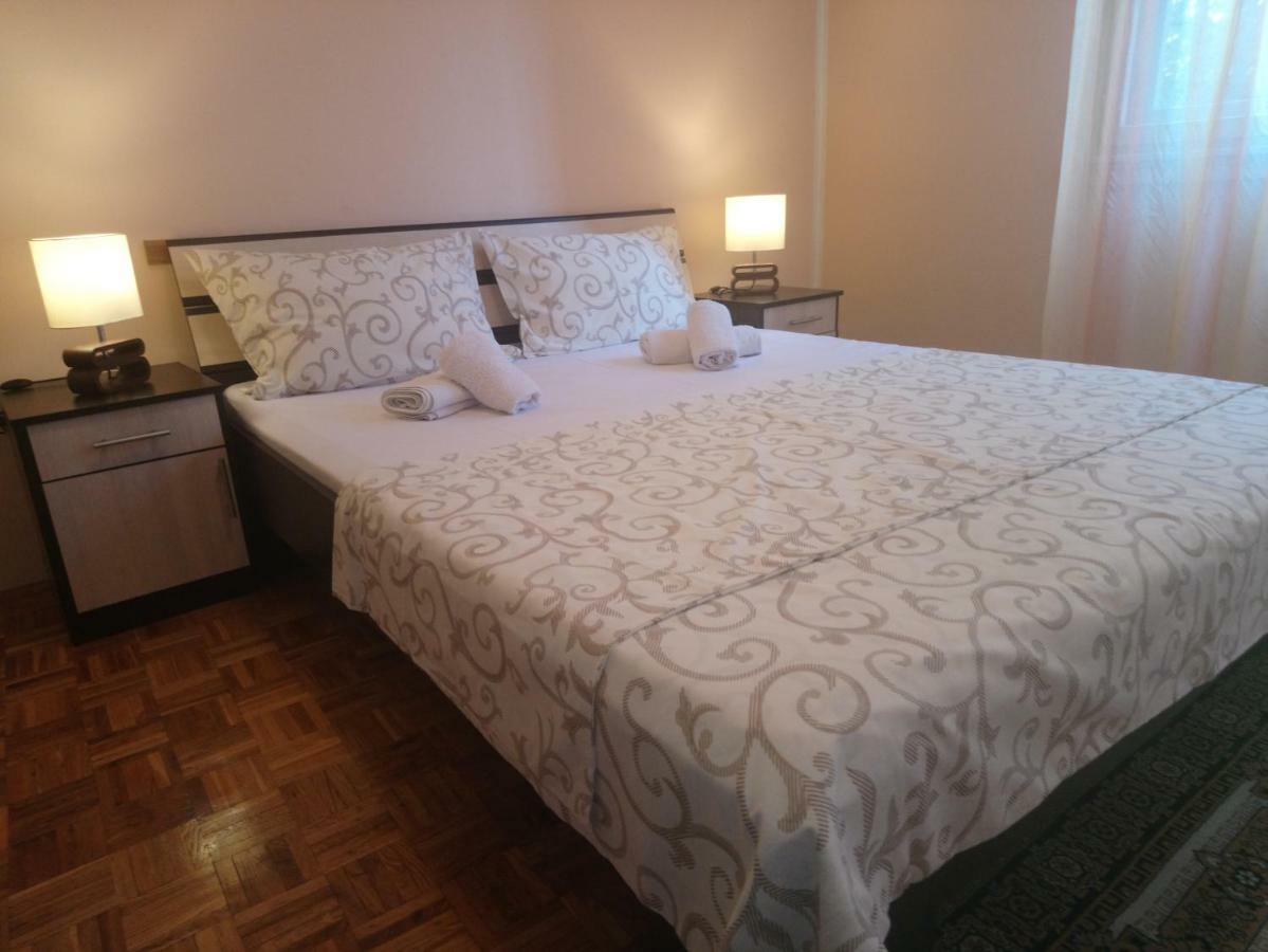 Bohemian Rhapsody Nbg Apartment เบลเกรด ภายนอก รูปภาพ